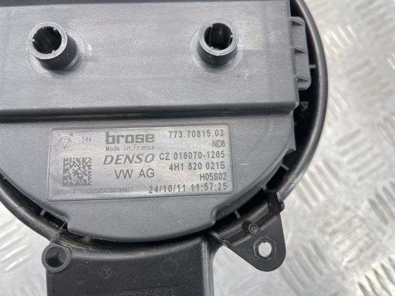 Вентилятор печки 4H1820021B Audi A7