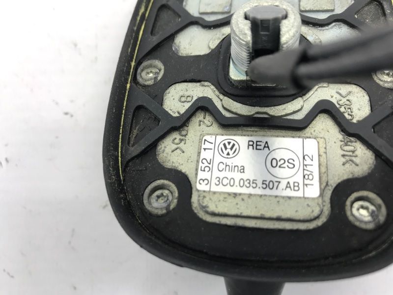 Антенна плавник 3C0035507AB Volkswagen Touareg