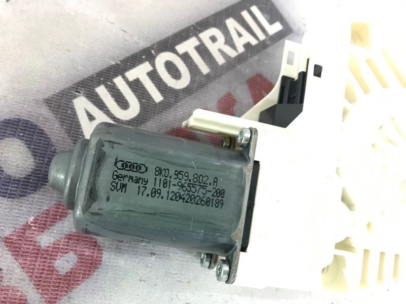 Мотор склопідйомника 8K0959802A Audi Q7