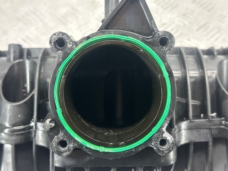 Колектор впускний 32257808 Volvo XC60