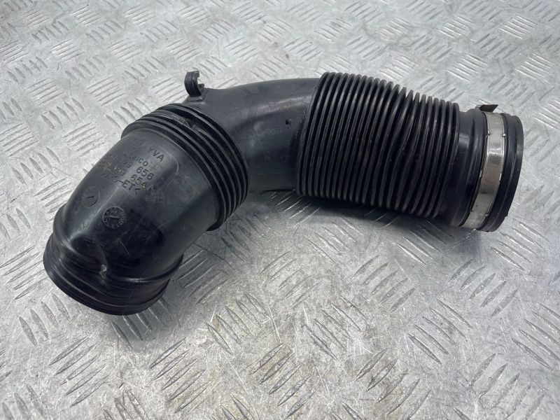 Патрубок повітряний 5Q0129654A Volkswagen Tiguan