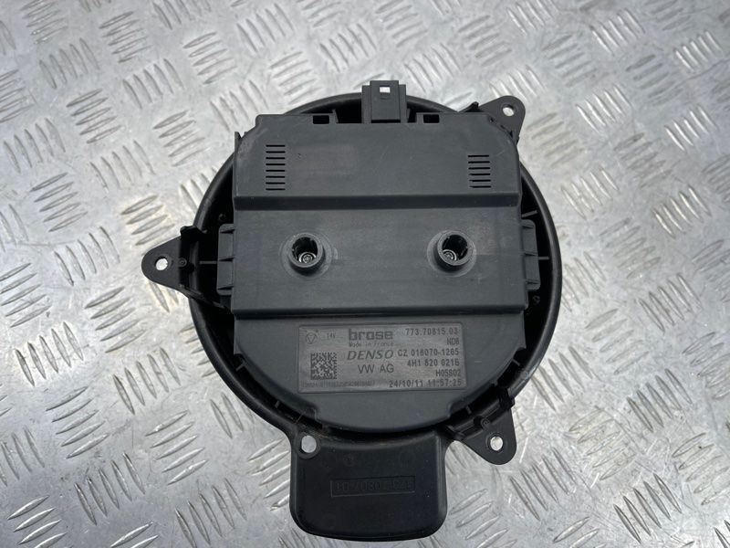 Вентилятор печки 4H1820021B Audi A7
