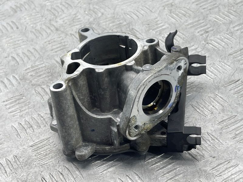 Вакуумный насос 06K145100BB Audi Q5
