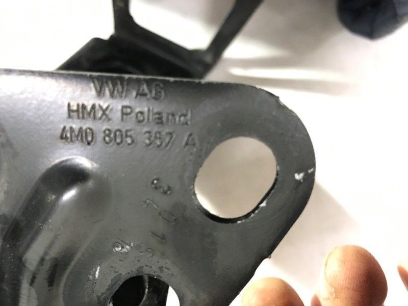 Опора лонжерона 4M0805351 Audi Q7