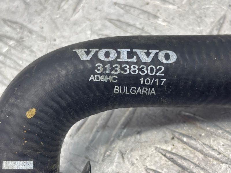 Шланг системи охолодження 31338302 Volvo XC60