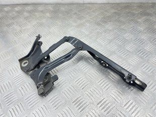 Петля капота 8W0823302D Audi A4