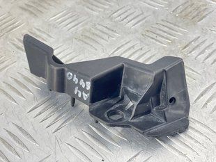 Направляющая переднего бампера 8K0807283D Audi A4 Allroad