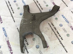 Рычаг задней подвески нижний 8R0505311F Audi A7