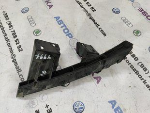 Кронштейн переднього бампера 4L0807333A Audi Q7
