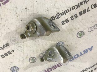 Петля дверей Ford Escape
