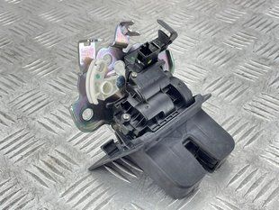 Замок крышки багажника 8R0827505A Audi A7
