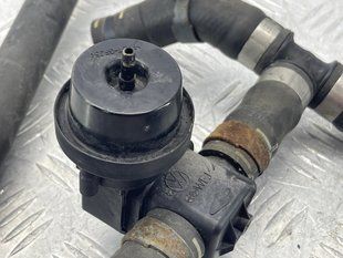 Шланг ОР з клапаном 7P0122049H Volkswagen Touareg
