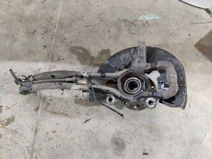 Поворотний кулак / цапфа 7P6407246A Audi Q7