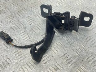 Замок капота Chevrolet Colorado