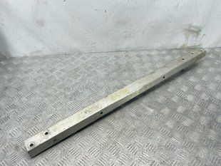 Кронштейн підсилювача бампера 4M0802507 Audi Q7