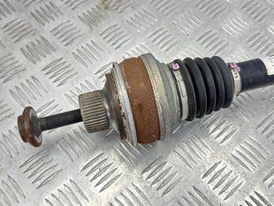 Піввісь 4M0501203D Audi Q7