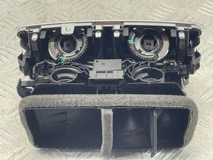 Дефлектор воздуховода центральный 4G0819203C6PS Audi A7