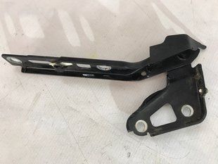 Петля капота 4L0823302 Audi Q7