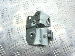 Кронштейн крила 4M0821167A Audi Q7