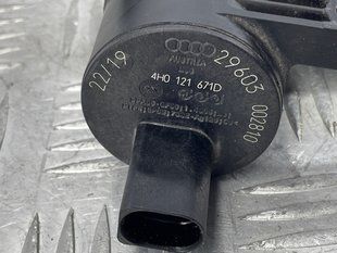 Клапан електромагнітний 4H0121671D Audi A4