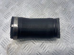 Патрубок интеркулера 5QF145792 Volkswagen Tiguan