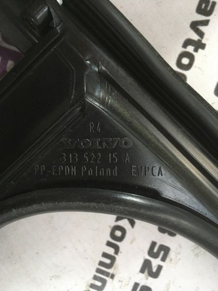 Уплотнитель двери 31352215 Volvo XC60