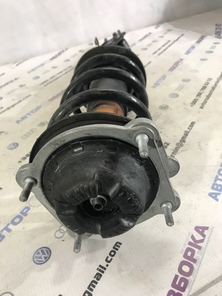 Стойка амортизатора в сборе с пружиной 4G0611845B Audi A6