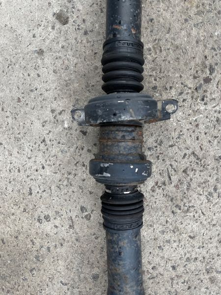 Карданный вал 7P0521102N Volkswagen Touareg
