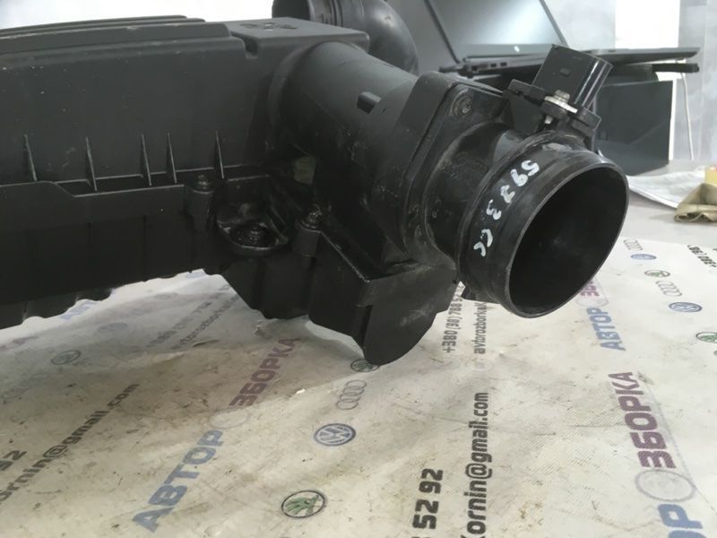 Корпус повітряного фільтра 1K0129607AG Volkswagen CC