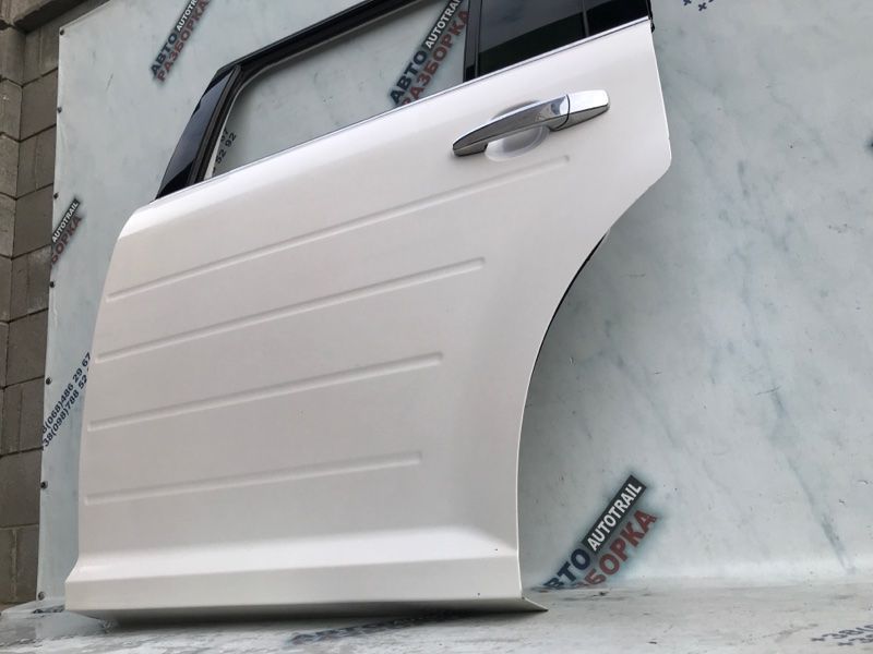 Двері 8A8Z7424631A Ford Flex