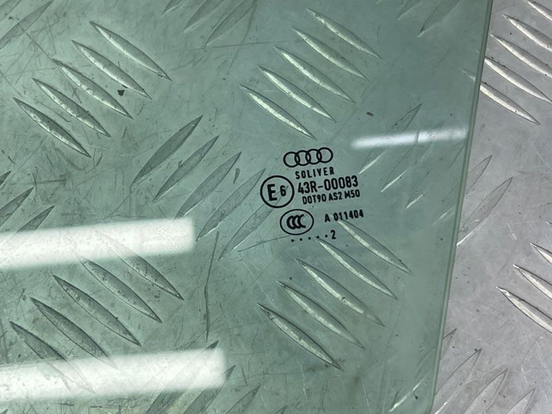 Стекло двери 4G0845201 Audi A6