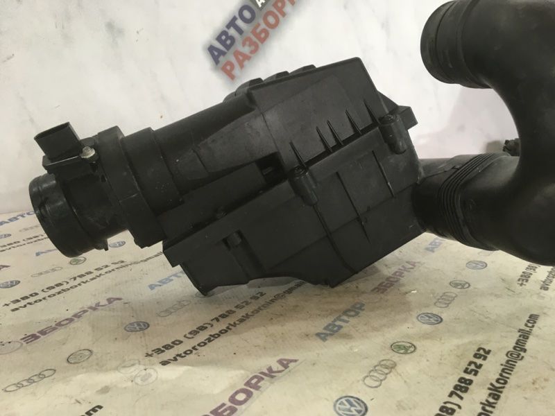 Корпус повітряного фільтра 1K0129607AG Volkswagen CC