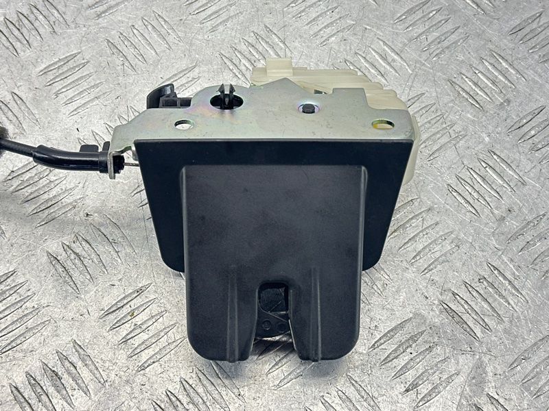 Замок кришки багажника 80A827506A Audi Q5