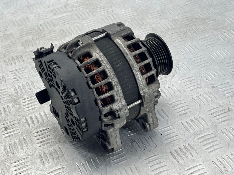 Генератор 30659580 Volvo XC60
