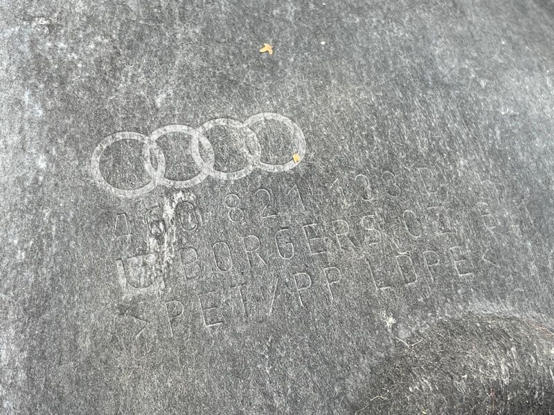 Підкрилок Audi A6
