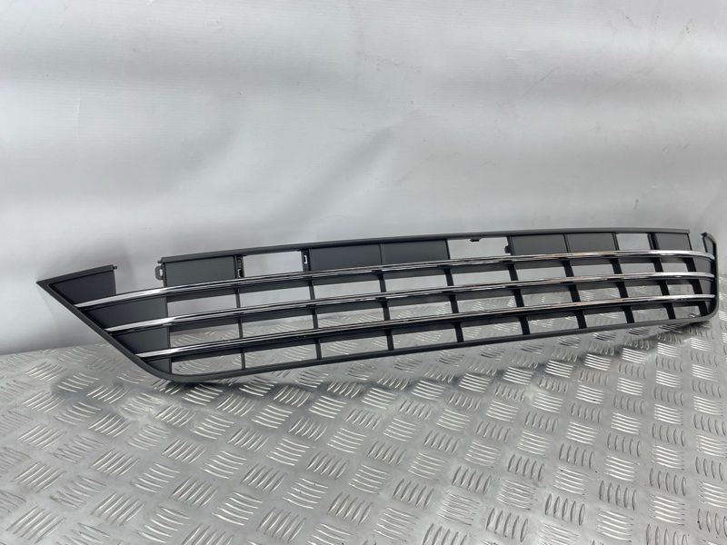 Решітка повітрозабірника бампера 7P6853671HRYP Volkswagen Touareg