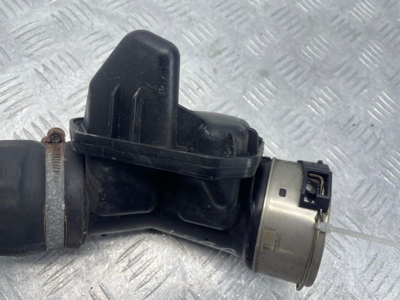 Патрубок интеркулера 31422061 Volvo XC60