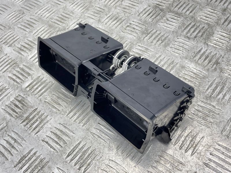Дефлектор повітропроводу 1006806 Volvo XC60