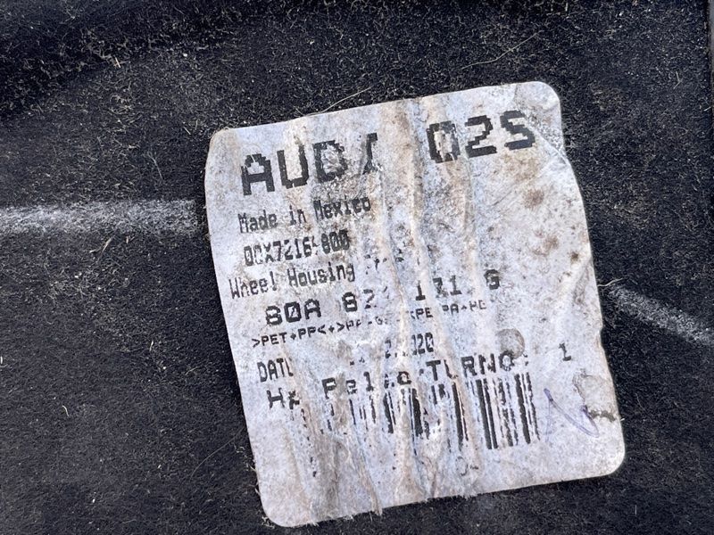 Подкрылок 80A821171G Audi Q5