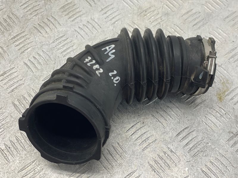 Патрубок повітряний 06H129629E Audi A4
