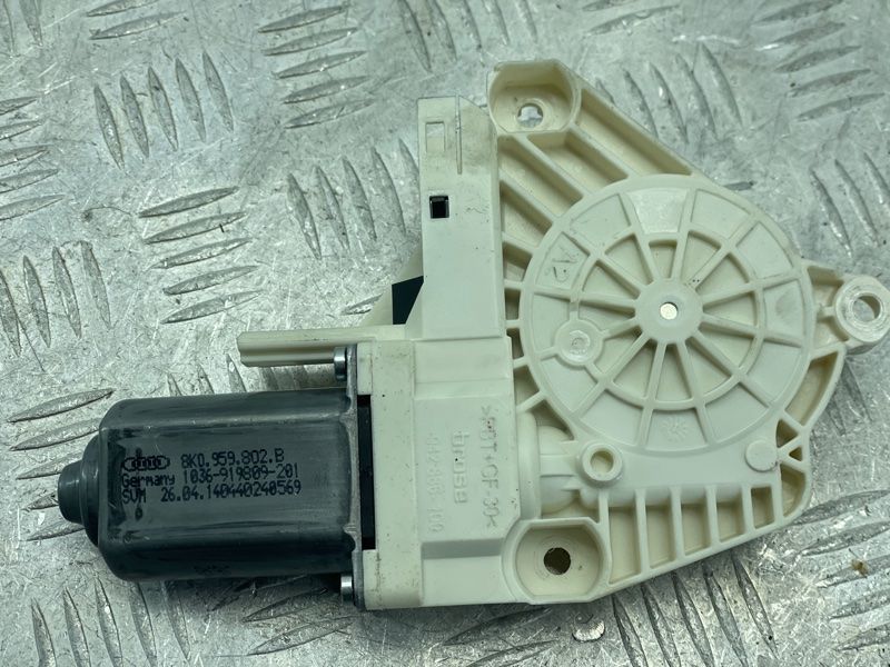 Мотор стеклоподъемника 8K0959802B Audi Q5