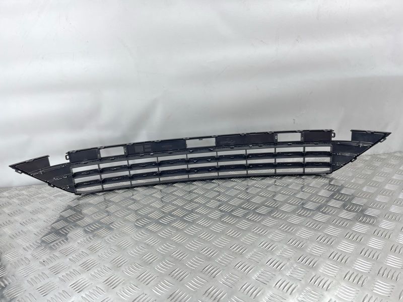 Решітка повітрозабірника бампера 7P6853671HRYP Volkswagen Touareg
