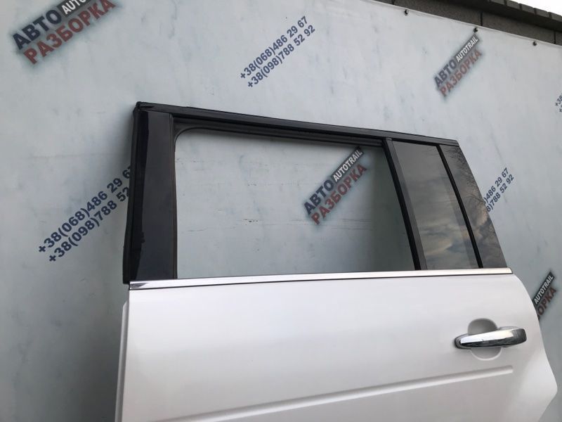 Двері 8A8Z7424631A Ford Flex