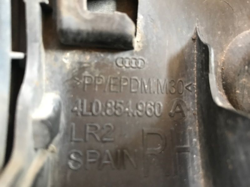 Накладка крыла 4L0854960A Audi Q7