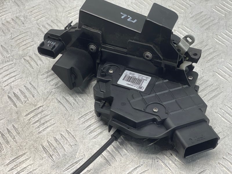 Замок дверей 31253661 Volvo XC60