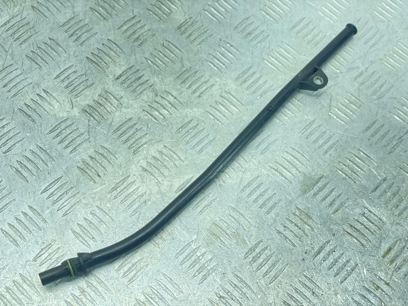 Трубка щупа вимірювання рівня оливи 06E115630B Audi Q7 Audi A4, Audi A5, Audi A6, Audi A7, Audi A8, Audi Q5, Audi Q7, Audi S4, Audi S5, Audi SQ5