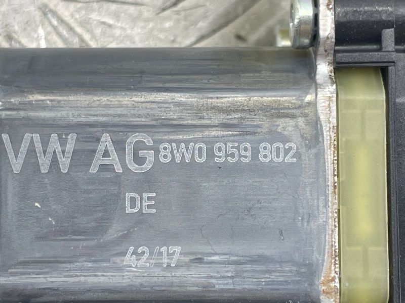 Мотор склопідйомника 8W0959802 Audi Q7