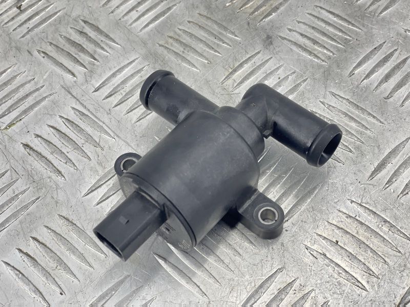 Клапан електромагнітний 4H0121671D Audi A4