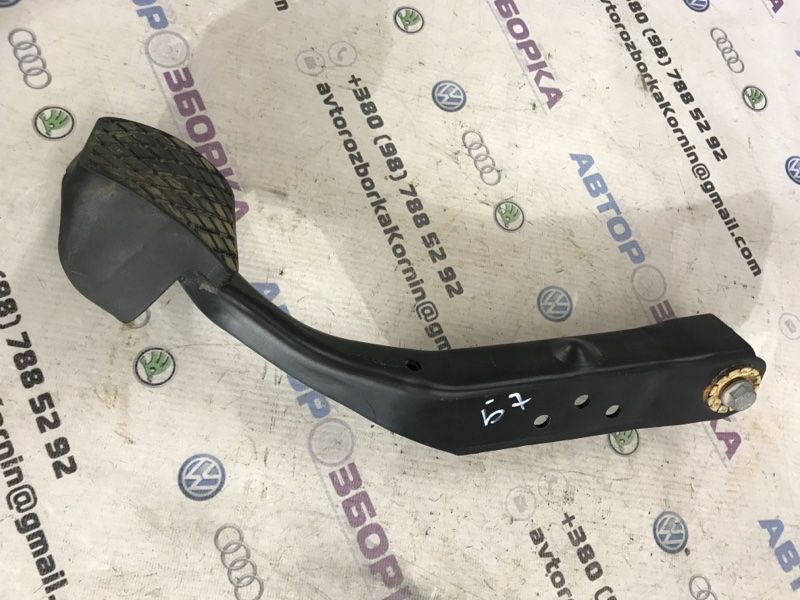 Педаль тормоза 1K1723143F Volkswagen Passat