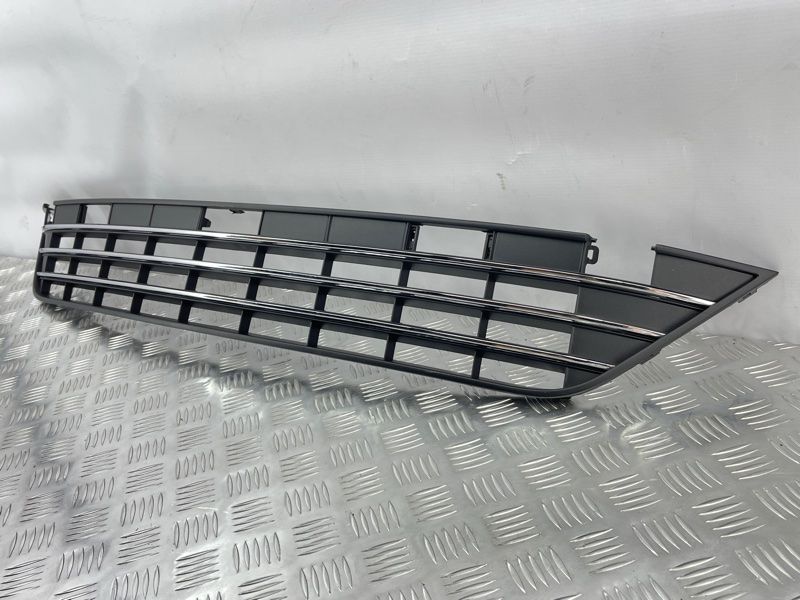 Решітка повітрозабірника бампера 7P6853671HRYP Volkswagen Touareg